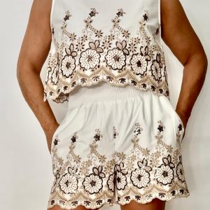 CONJUNTO BLUSA Y SHORT CON LENTEJUELAS COLOR BLANCO