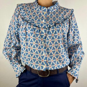 CAMISA ESTAMPADA TONOS CELESTES
